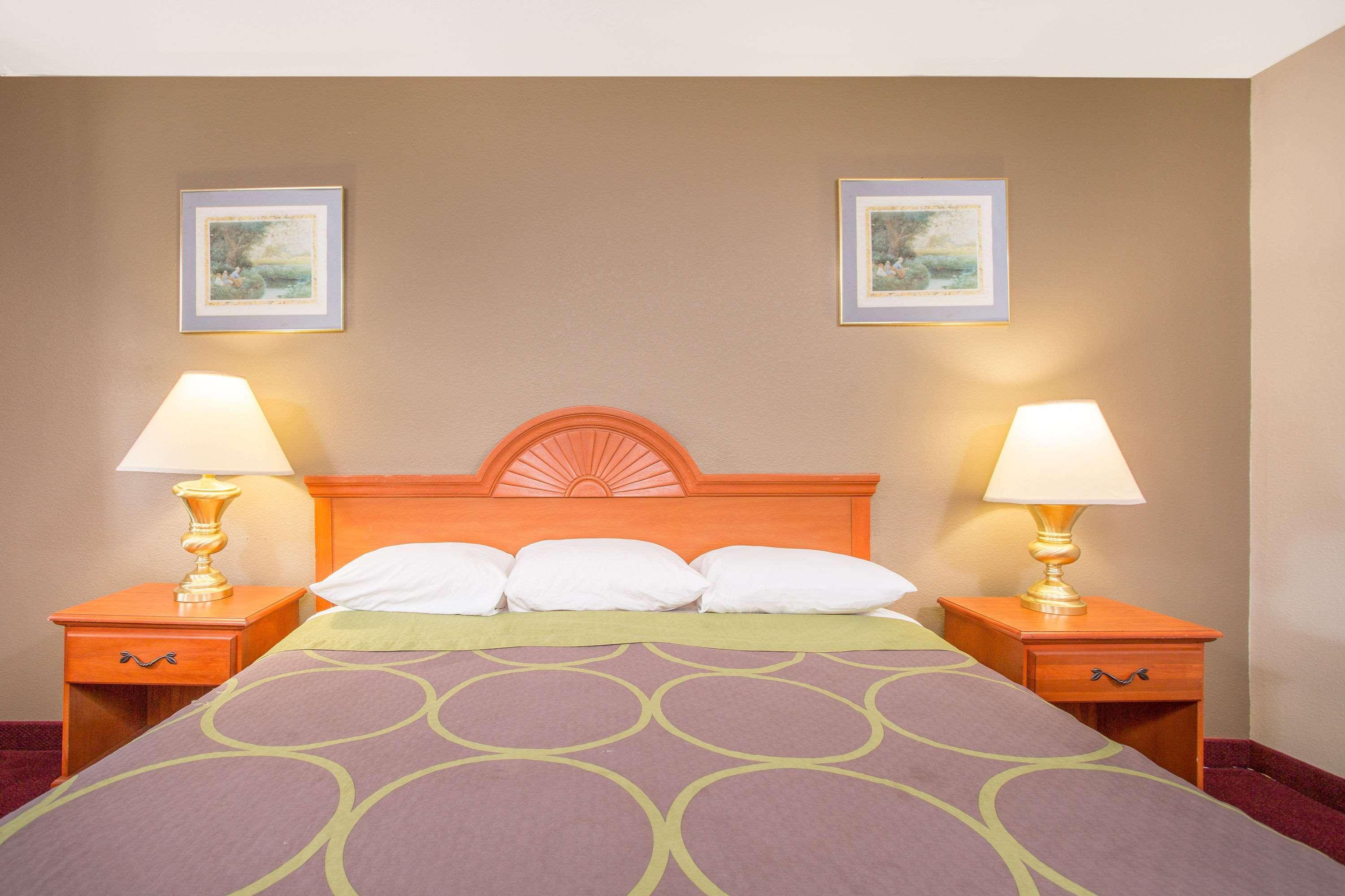 Knights Inn Glade Spring Εξωτερικό φωτογραφία