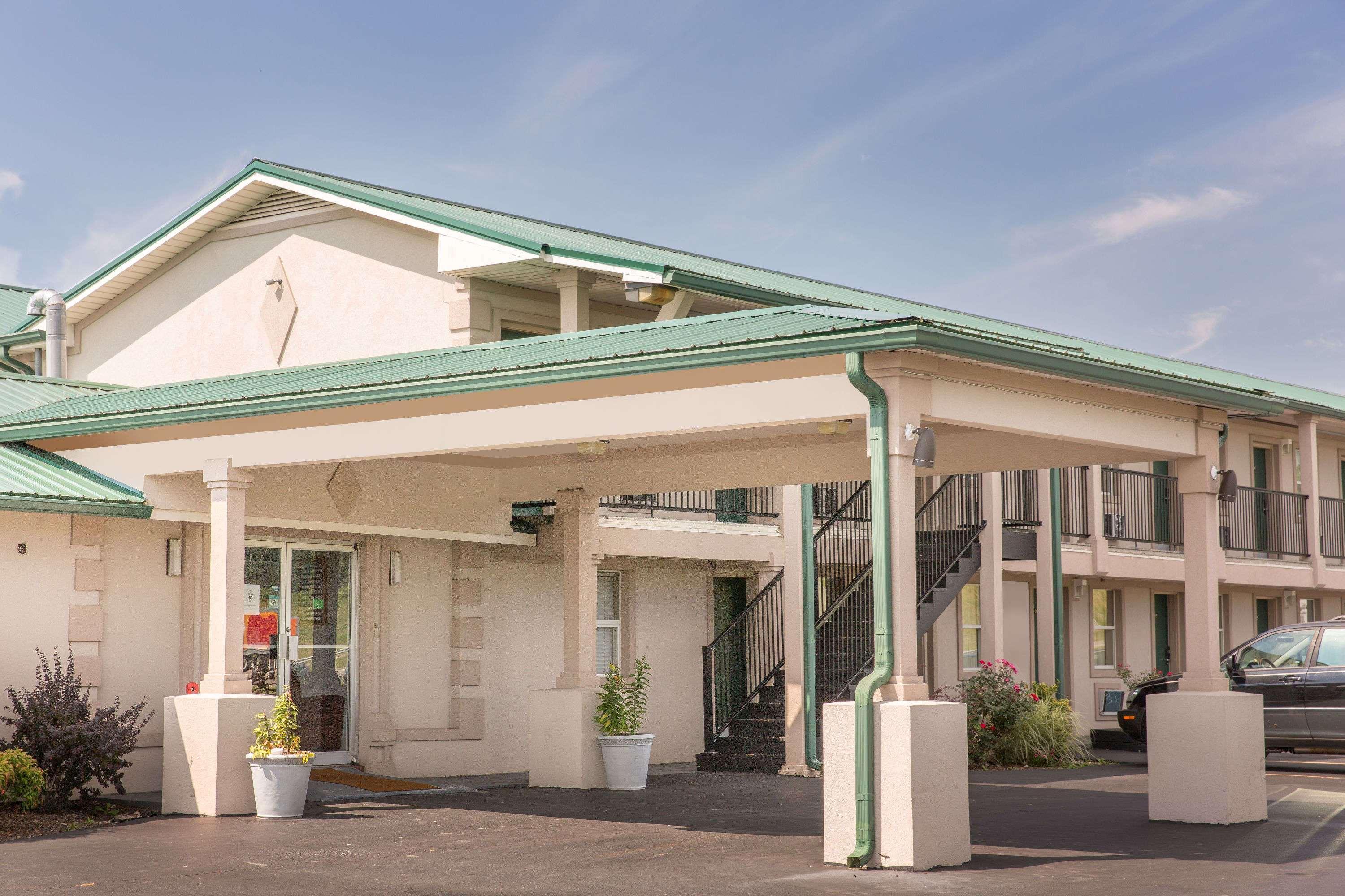 Knights Inn Glade Spring Εξωτερικό φωτογραφία
