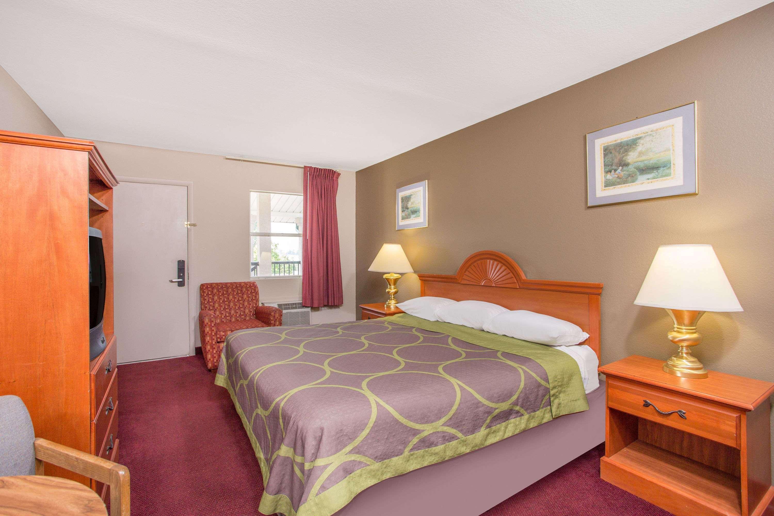 Knights Inn Glade Spring Εξωτερικό φωτογραφία