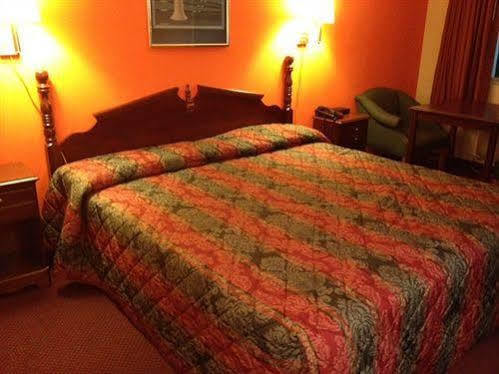 Knights Inn Glade Spring Εξωτερικό φωτογραφία